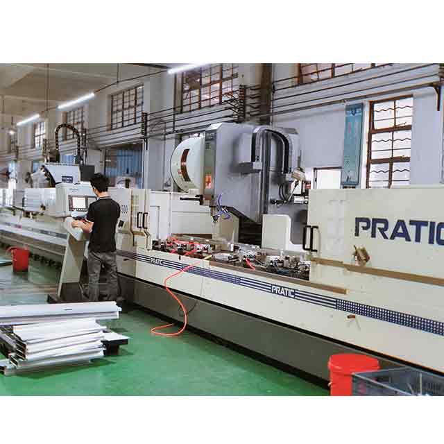6500 CNC machine2.jpg